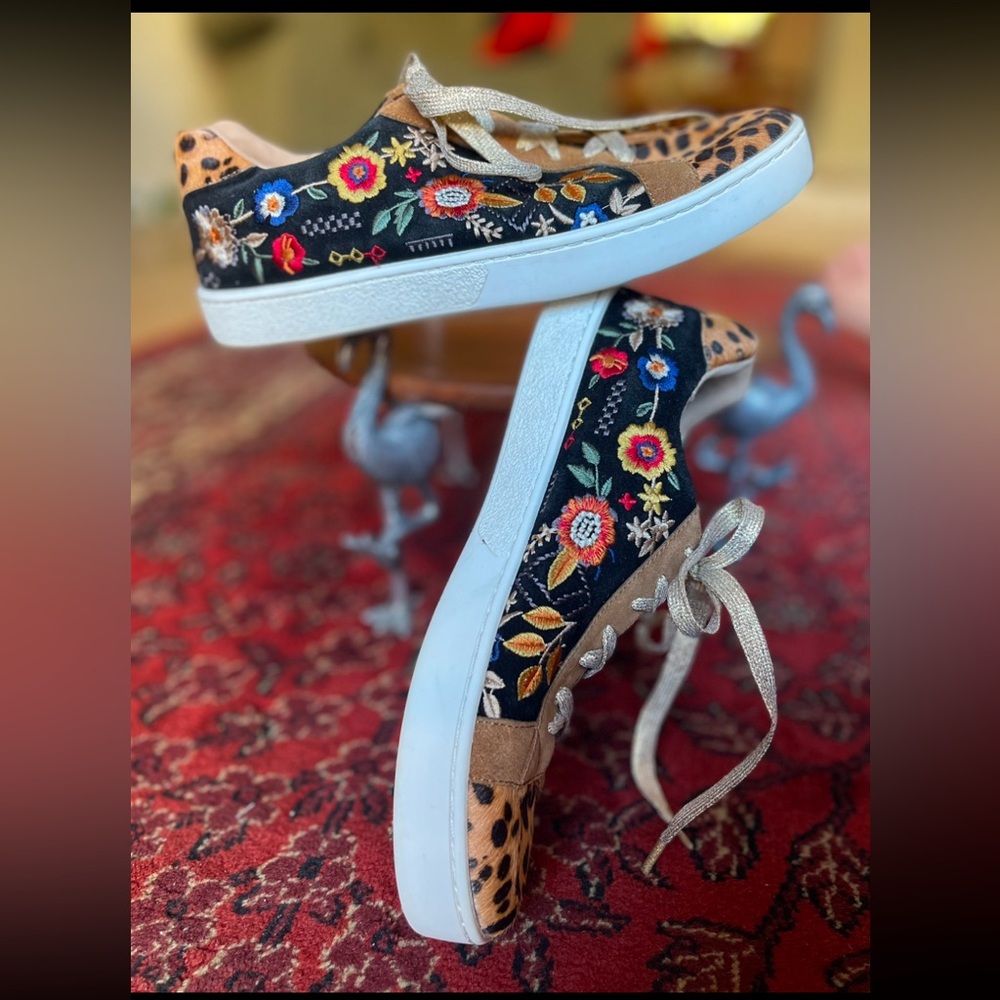 🎉H-P🎉 JOHNNY WAS Olivia Leopard Floral Women’s Embroidered Sneakers Comfy Sz 7